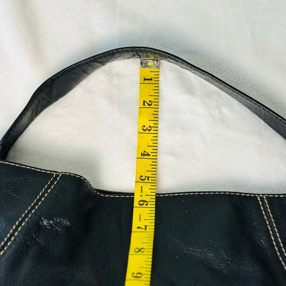 Michael Kors Black Leather Shoulder Bag - Picture 7 of 11